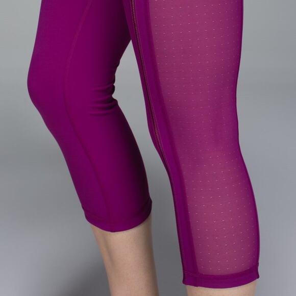 Lululemon Hot To Street Crop Legging SIZE 4 Regal Plum Full-On Luxtreme Mesh - Picture 7 of 13
